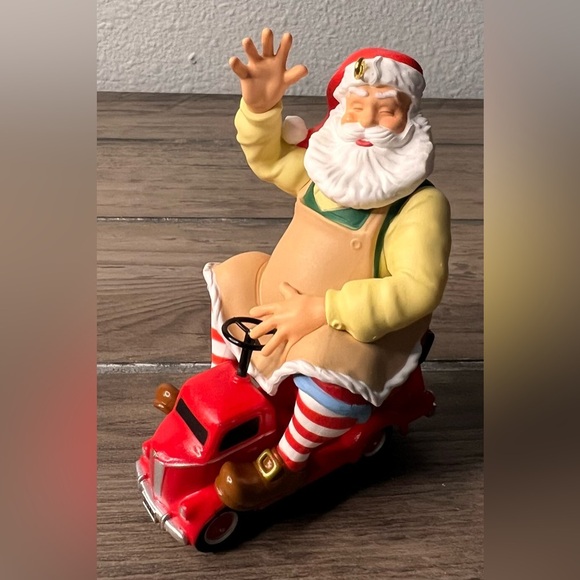 Hallmark Keepsake Christmas Ornament NIB 2022 Toymaker Santa #23 In Series - Picture 3 of 11